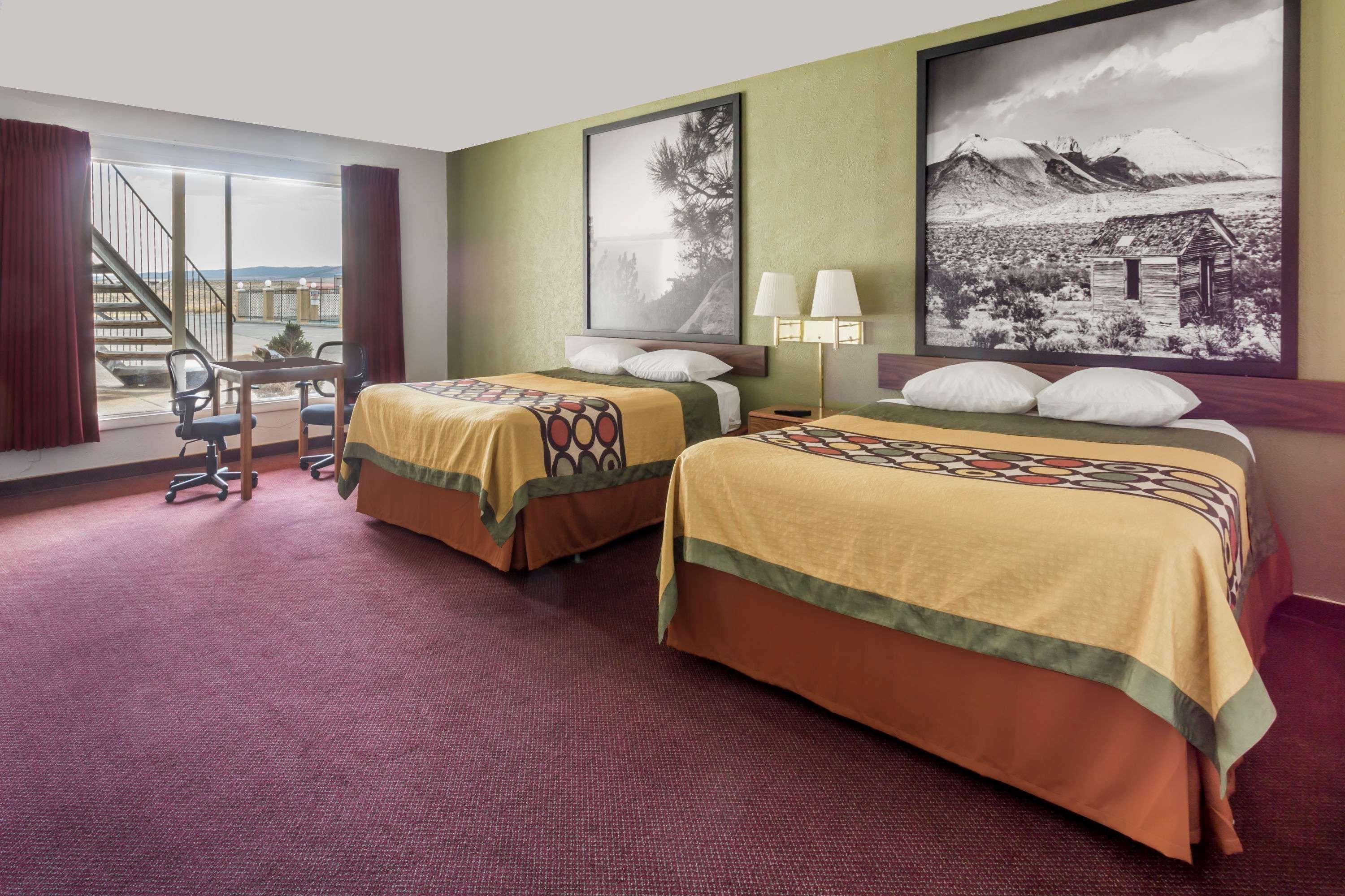 ซูเปอร์ 8 บาย วินด์แฮม เวลส์ Hotel ภายนอก รูปภาพ